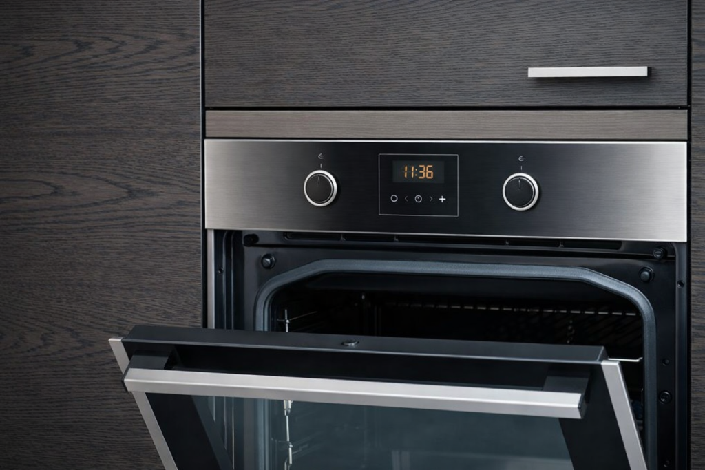 Fourneau intégré en bois moderne